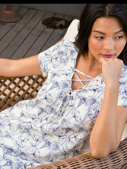 Johnny Was Love White Blue Lilies Lace Tie-Neck Dress Linen Silk Size M A-Line